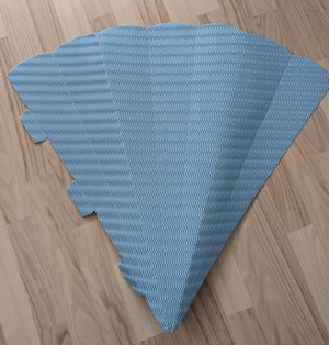 Schultütenrohlinge aus 3D Coloring Wellpappe zum Zusammenstecken: Hellblau, lila, pink Bild 4