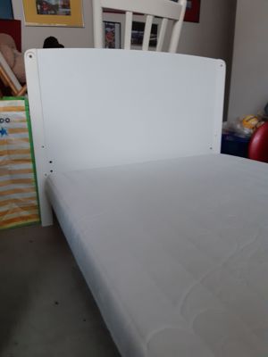 Kinderbett 70 x 140 cm mit Matratze Bild 2