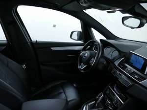 BMW 218 i Active Tourer Steptronic LED NAVI LEDER Bild 5