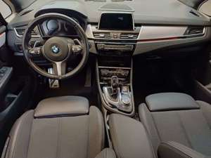 BMW 218 218d xDRIVE GRAN TOURER M SPORT AUT AHK NAVI LED Bild 4
