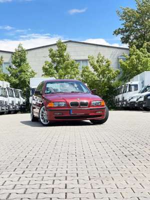 BMW 323 323i Bild 1