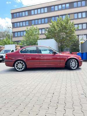 BMW 323 323i Bild 4