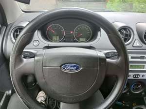 Ford Fiesta 1.3 Bild 3