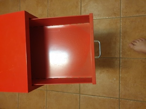 2 Werkzeugrollschränke rot mit sechs Schubfächern nicht abschließbar mit Aufnahme für Beschriftungsz Bild 3
