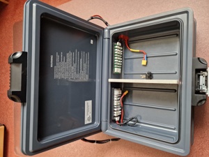 Feuerfeste Ladebox für Modellbau-Akkus inklusive 2 Ladegeräten Bild 2