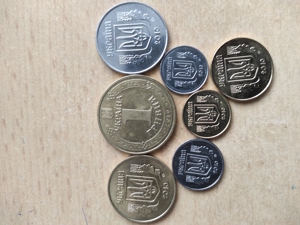 Ukraine Lot 7 Münzen 1 Hryvna, 5  Kopeken 2010 Ukraine. 8  Inkl. Versand als Einschreibe Bild 5