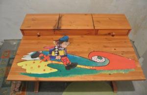 Wir verkaufen ein Kinderbett mit Rutsche und einem Tisch Janosch Bild 2