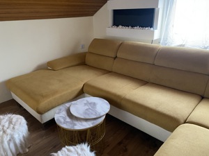 Couch, Glastisch und Sonnen Terassenregenschutz Bild 1