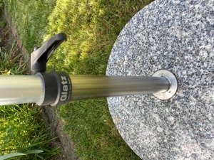 Glatz-Sonnenschirm  Alu-Twist  300 cm mit Granitsockel Bild 8