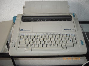 Schreibmaschine - elektrisch Bild 4