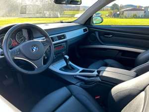 BMW 330 i Coupe Aut. Bild 2