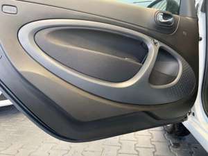 smart forTwo smart EQ  cabrio Parktronic hinten -Sitzheizung Bild 5