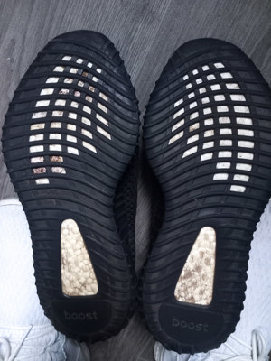 Adidas Yeezy Boost 350 V2 (Non-Reflective) Bild 3