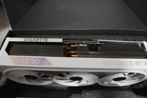 Gigabyte GeForce RTX 4090 Aero 24GB Grafikkarte Bild 6
