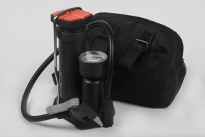 Mini Fußluftpumpe Fußpumpe Luftpumpe Fahrradpumpe Doppelpumpenkopf Crivit 7Bar