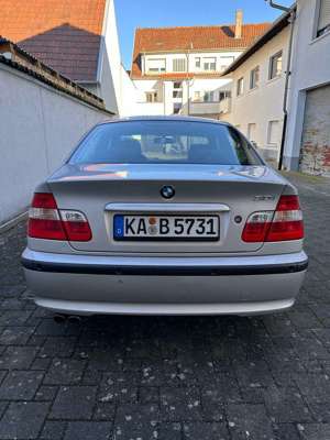 BMW 330 330i Bild 2