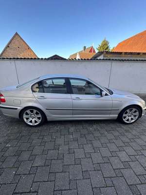 BMW 330 330i Bild 3