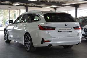 BMW 320 d xDrive Luxury Line HEADUP/LASER/AHK/STANDHZG Bild 3