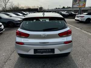 Hyundai i30 Select KAMERA|NAVI|TEMPOMAT|SITHZ|KLMA Bild 5