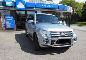 Mitsubishi Pajero 3.2 DI-D Automatik Instyle, AHK, Glasschiebedach,