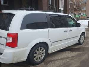 Chrysler Town  Country Woodhouse Bild 2