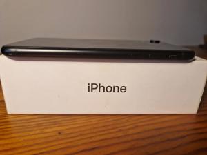 Apple iPhone XR A2105 - 64GB - Schwarz (Ohne Simlock) 91%Akku Bild 4