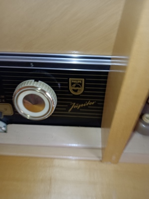 Antike Musiktruhe 50er Jahre mit Radio Philipps Jupiter und 10-Platten-Wechselplattenpieler Bild 2