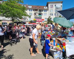 Karower Familien-Flohmarkt Bild 2