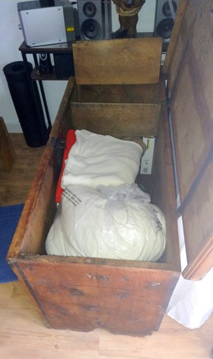  Antiquitätsunikat:  Uralte und sehr gepflegte HOLZTRUHE Bild 6