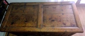  Antiquitätsunikat:  Uralte und sehr gepflegte HOLZTRUHE Bild 3