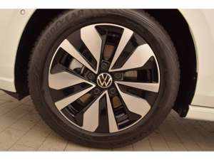 Volkswagen Golf VIII 2.0TDI DSG Life Rear View Navi AHK LED Bild 4