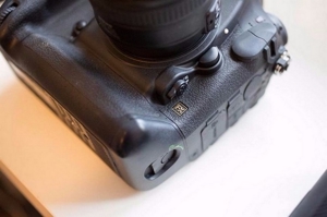Nikon D5 CF inkl. Nikkon Objektiv 50mm 1,4 und Gummischutz Bild 2