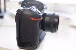Nikon D5 CF inkl. Nikkon Objektiv 50mm 1,4 und Gummischutz Bild 7