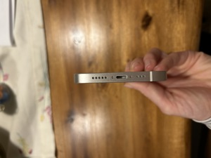 Apple iPhone 12 64GB weiß  Bild 3