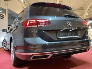 Volkswagen Passat Variant 1.5 TSI  Elegance *Navi*LED* Bild 2
