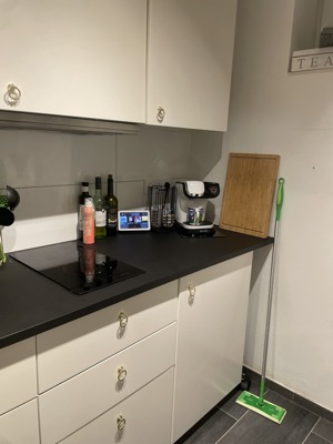 Küche mit Elektrogeräten zwei Jahre alt  Bild 9