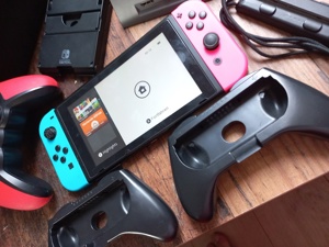 Nintendo Switch mit Zubehör Bild 4