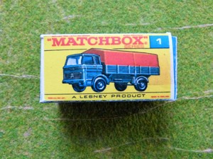 0023 Matchbox series 1 Mercedes Truck Lesney Karton kein Original Bild 1