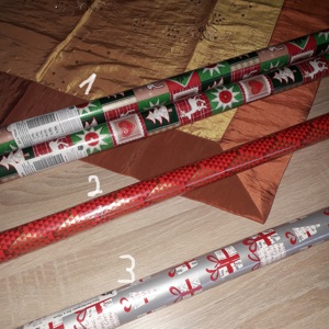 Geschenkpapier (Weihnachten,Kinder,metallic etc.) je   0,50 Bild 1