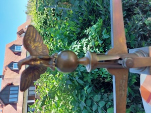 Alte Balkenwaage aus Bronze mit Adler Bild 3