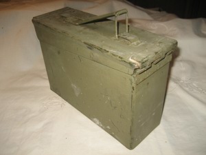 US Munitionskiste Blech, Maße: 27,5 cm x 9,5 cm x 18 cm (L x B x H), Gewicht ca. 1650 Gram
