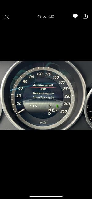 Mercedes E300 Motor getriebe sehr gut  Bild 3