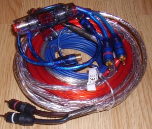 Endstufe -Kabelset 10mm2 Alu mit 2Chinchkabel +2Sicherungen 60A +Hülsen+Gabel+Ringschuhe 12stück 