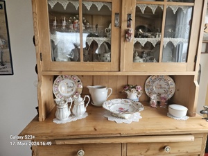 Altes- antikes Küchenbüffet Bild 2