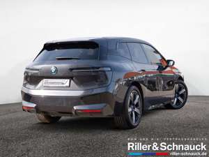 BMW iX xDrive 40 Sport PANO SITZBELÜFTUNG LASER Bild 3
