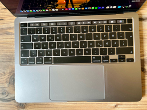 MacBook Pro 2022 (M2)   512GB   Garantie   OVP   Extras Bild 5