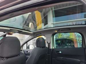 Peugeot 3008 Allure 1.6T Automatik **Panoramadach** Bild 3