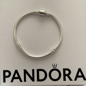 Pandora Charm Armband Bild 1