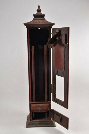 Pfennig Schokoladen Automat, Eisen und Glas, um 1900 Bild 7