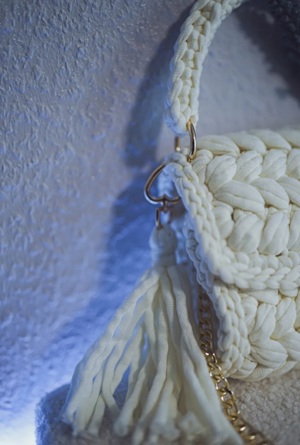 Gehäkelte Marshmallow bag   Handtasche Handmade weiß gold NEU Bild 3